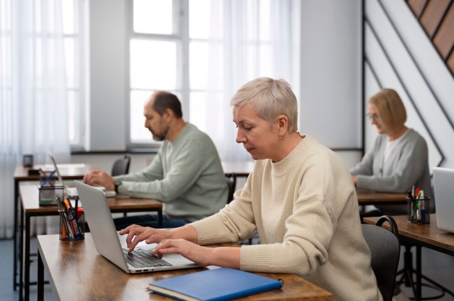 Número de trabalhadores com mais de 60 anos quase dobra no Brasil